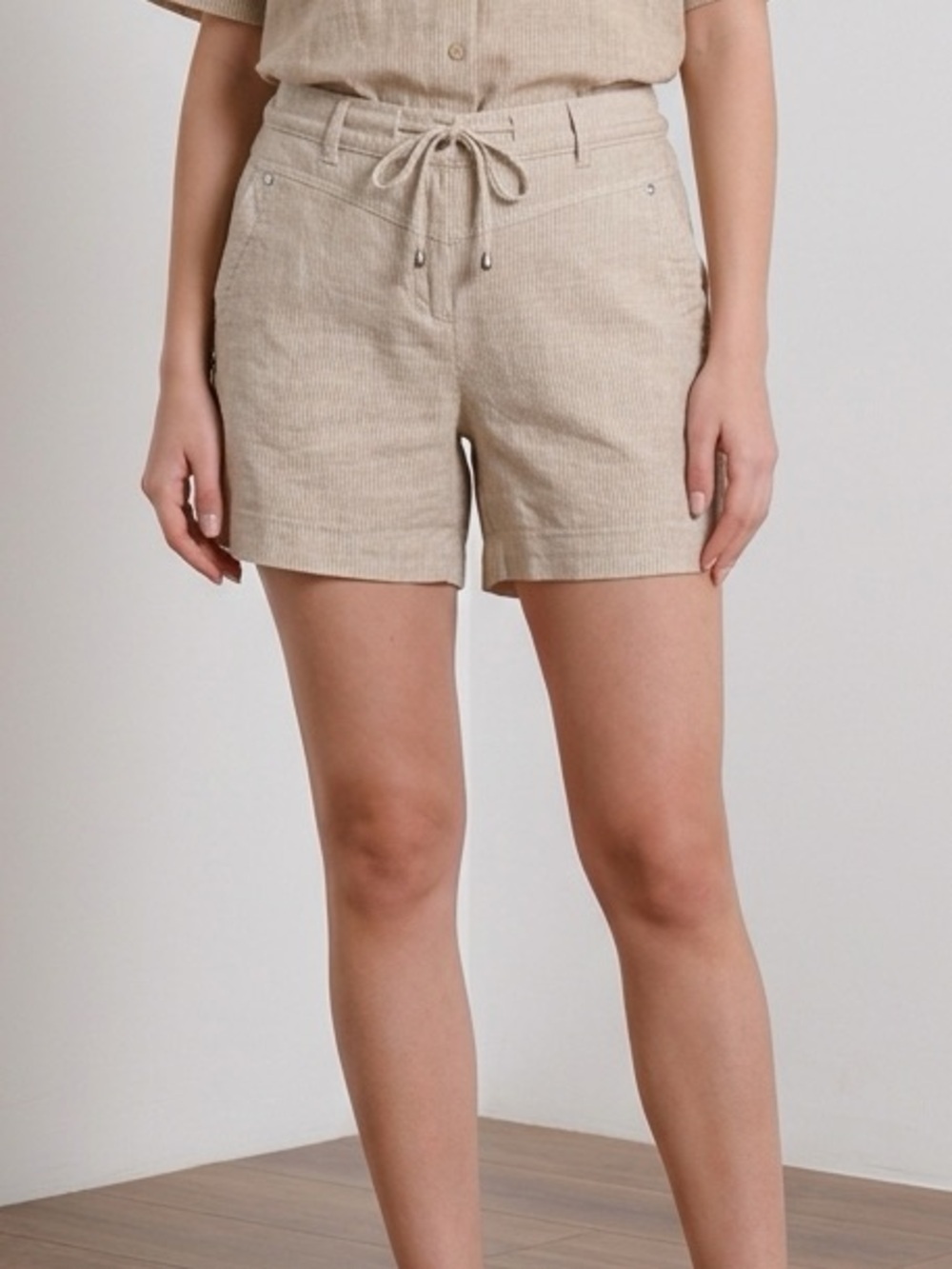 Women's Tan Shorts Dalia Size 10